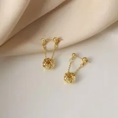 No114 揺れる チェーンピアス［ゴールド］金属アレルギー対応 高品質