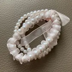 パール風　3連ブレスレット　優しいピンクリボンつき