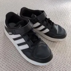 adidas キッズ スニーカー 黒 21センチ