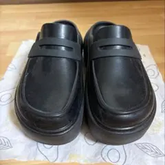 クロックス　厚底ローファーのサムネイル