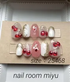 【現品】ぷっくりチェリーネイルチップ　ニュアンス　ミラーフレンチ　韓国