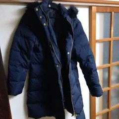 GUダウンコートファー黒、黒っぽい？ネイビーM