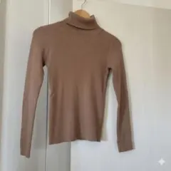 リブ編みタートルネックセーター M ベージュ