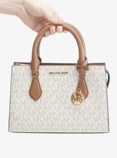 マイケルコース センタージップサッチェルスモール MKシグネチャー バニラ