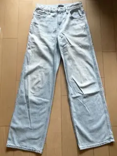 UNIQLO ライトブルー ワイドデニムパンツ　22(56cm)のサムネイル