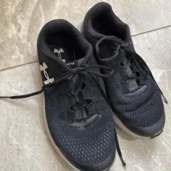 Under Armour ブラック スニーカー