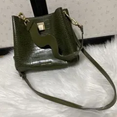 オリーブグリーン クロコダイル風ショルダーバッグ