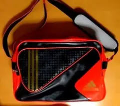 adidasエナメルバック