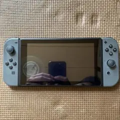 美品　Nintendo Switch 本体 グレー Joy-Con& ケース付きのサムネイル