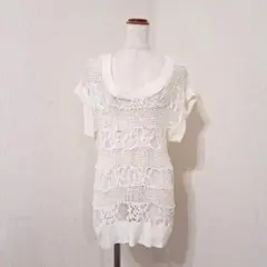 セシルマクビー　透かし編みレース切り替えトップス　ニット　透け感　アイボリー　M