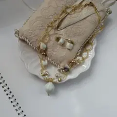 ホワイトゴールドネックレスとピアスセット