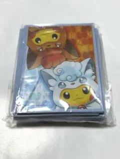 ポケモン リザードンポンチョを着たピカチュウ スリーブ59枚 - メルカリ