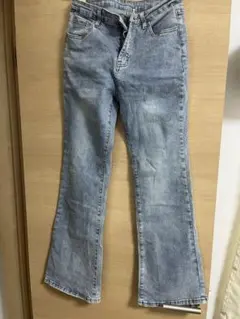 ブーツカットデニム　ライトブルー レディース