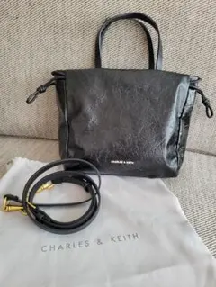 CHARLES & KEITH ベテル ルーシュドドロウストリングトートバッグ