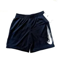 新品　NIKE　ハーフパンツ　98-104㌢　ナイキ　半ズボン　黒　スウォッシュ