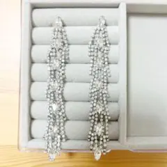 【新品未使用】　ピアス　シルバー　キラキラ　ゴージャス　結婚式　ウェディング