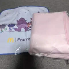 マクドナルド福袋2026　保冷トートバッグピンク、ハンドタオル