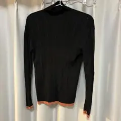 黒 ストライプ 長袖セーター オレンジアクセント