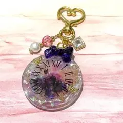 レジンキーホルダー　時計風　パープル