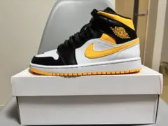 ナイキ　エアジョーダン1 mid se レーザーオレンジ　ブラック 25.5cmのサムネイル