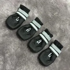 犬用　靴　ブラック　S 4個入り　滑り止め 反射テープ付き