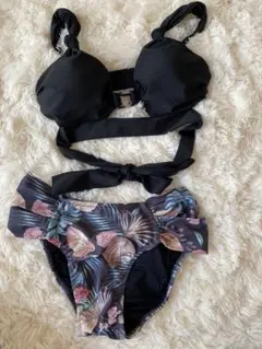 セパレート水着 ブラック・フラワーパターン