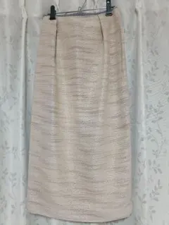 KBF ベージュ タイトスカート 新品タグ付き　ラメ