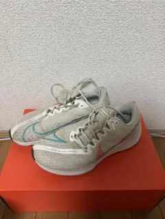 ブルー スニーカー
