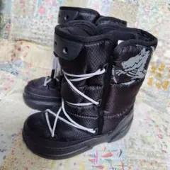 crocs クロックス　スノーブーツ　C11 18cm　防寒用長靴　キッズ　黒色