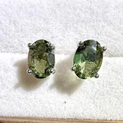 SV925 モルダバイト　オーバル　スタッドピアス　7×5㎜　B