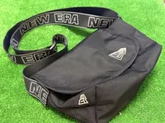 NEW ERA メッセンジャーバッグ ブラックのサムネイル