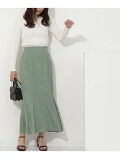 NATURAL BEAUTY BASIC / ドットマーメイドスカート