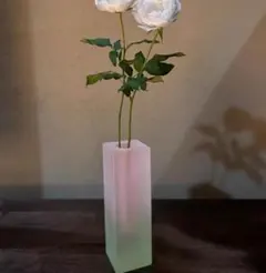 黒いフリルエッジ陶器フラワーベース - メルカリ
