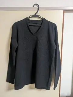 ブラック Vネック ニット Mサイズ