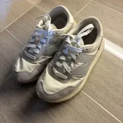 New Balance 237 ホワイト×ベージュ23.5cm