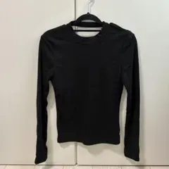 ブラック 長袖 バックオープン　トップス