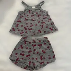 チェリー柄タンクトップとショートパンツセット