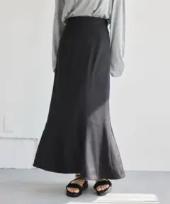 【美品】mysty woman 黒 美シルエットマーメイドスカート