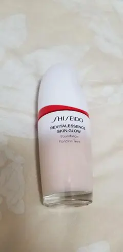 SHISEIDO　エッセンススキングロウファンデーション140