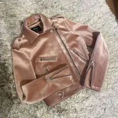 Bershkaピンクベロアライダース