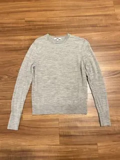 ユニクロ　メリノクルーネックセーター