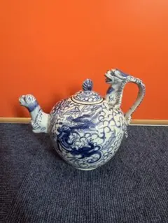 2063 中国骨董　大清雍正年製銘　染付龍文　獣　急須　時代物 2063 中国骨董 大清雍正年製銘 染付龍文 獣 急須 時代物 2025