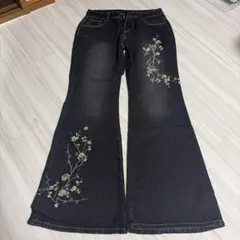 フレアデニム 花柄刺繍 ダークブルー