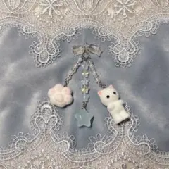 s*i様 ホワイト 白 ねこ 星 ビーズストラップ キーホルダー