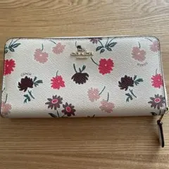コーチ　長財布　花柄　値下げ