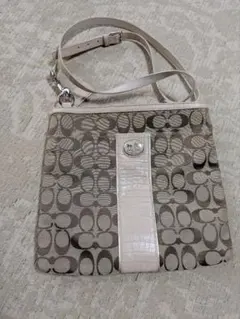 ☆美品☆COACH ベージュ系シグネチャーショルダーバッグ