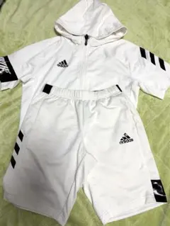 adidasセットアップ　半袖パーカー、ハーフパンツ上下セットメンズＳサイズ