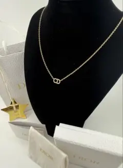 Dior CDロゴ ネックレス ゴールドカラーのサムネイル