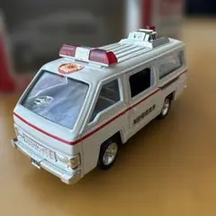 ダイヤペット☆P-20 トヨタハイエース救急車(バーライト付)のサムネイル