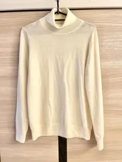 【美品】無印良品　ウールタートルネック　白